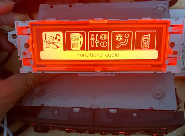 Original White Shell Red screen 12 Pin Support USB Dual-zone Air Bluetooth Display monitor for Peugeot 307 407 408 citroen C4 C5
Original White Shell Red screen 12 Pin Support USB Dual-zone Air Bluetooth Display monitor for Peugeot 307 407 408 citroen C4 C5