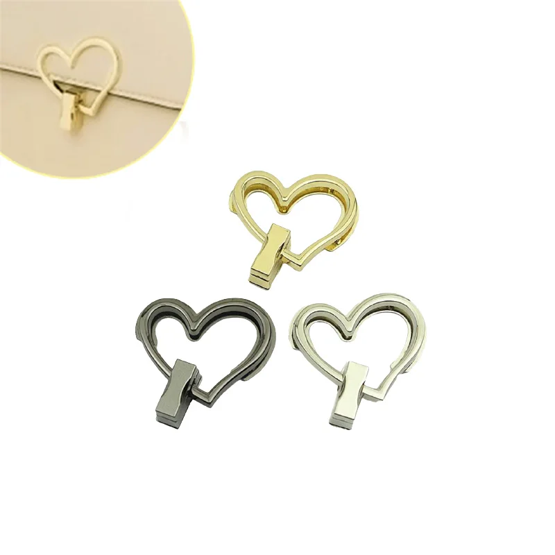 1pcs New Fashion Heart Shape Bag Lock Clasp Metal Turn Lock Buckles For Diy Manual Handbag Shoulder Bag Purse Accessories 2022
1pcs New Fashion Heart Shape Bag Lock Clasp Metal Turn Lock Buckles For Diy Manual Handbag Shoulder Bag Purse Accessories 2022