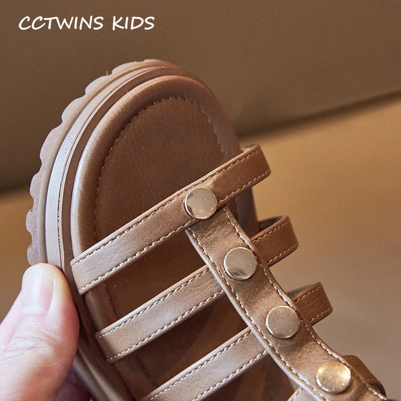 CCTWINS Kids Shoes 2020 Summer Baby Girls Brand Gladiator Sandals Children Pu Leather SHoes Toddlers Fashion Stud Shoes BG193
CCTWINS Kids Shoes 2020 Summer Baby Girls Brand Gladiator Sandals Children Pu Leather SHoes Toddlers Fashion Stud Shoes BG193