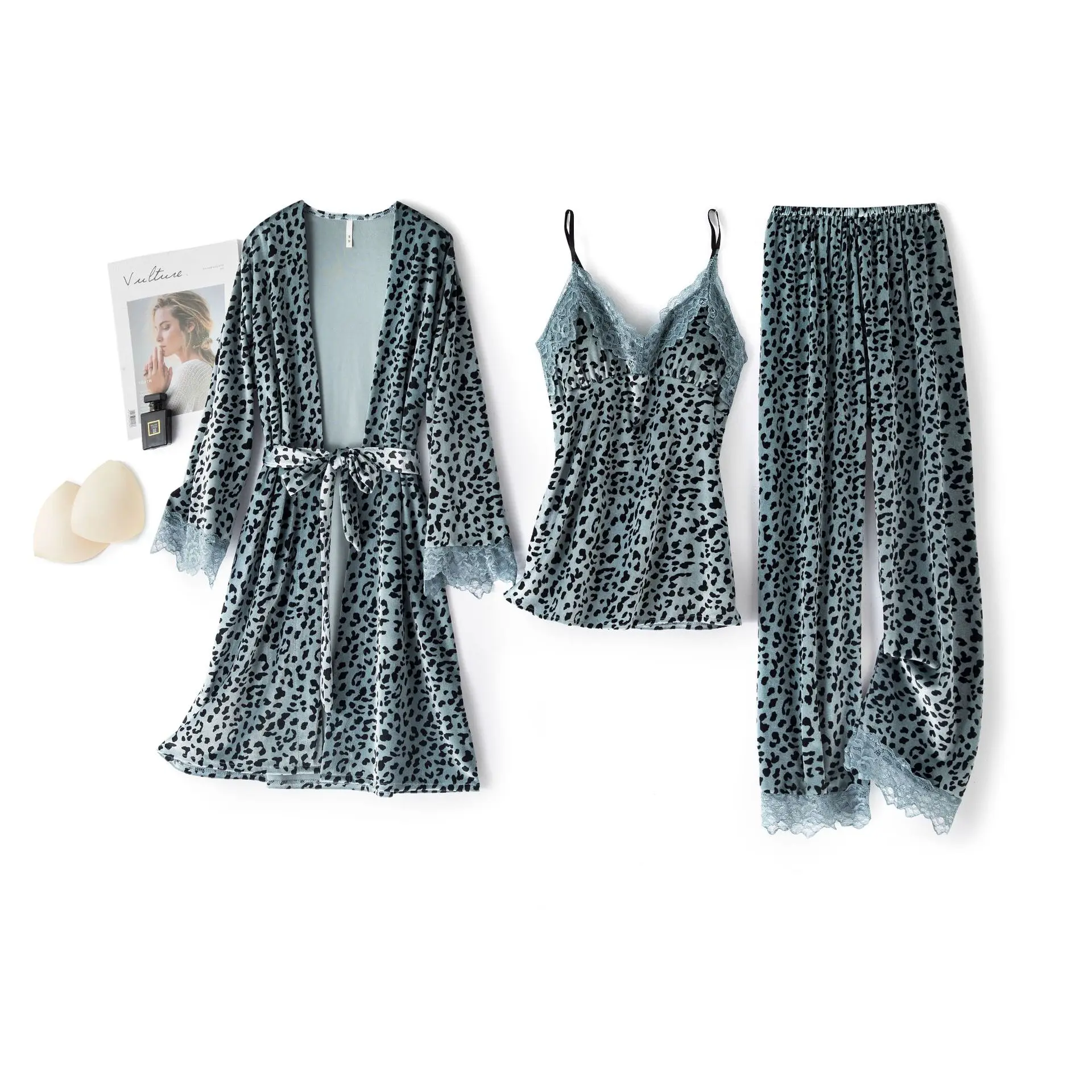 3PCS Leopard Lady Kimono Robe Pajamas Sets Sexy Strap Top Nightgown&Long Sleeve Bathrobe Pyjamas Pant Sleep Suit Velour Pyjamas
3PCS Leopard Lady Kimono Robe Pajamas Sets Sexy Strap Top Nightgown&Long Sleeve Bathrobe Pyjamas Pant Sleep Suit Velour Pyjamas