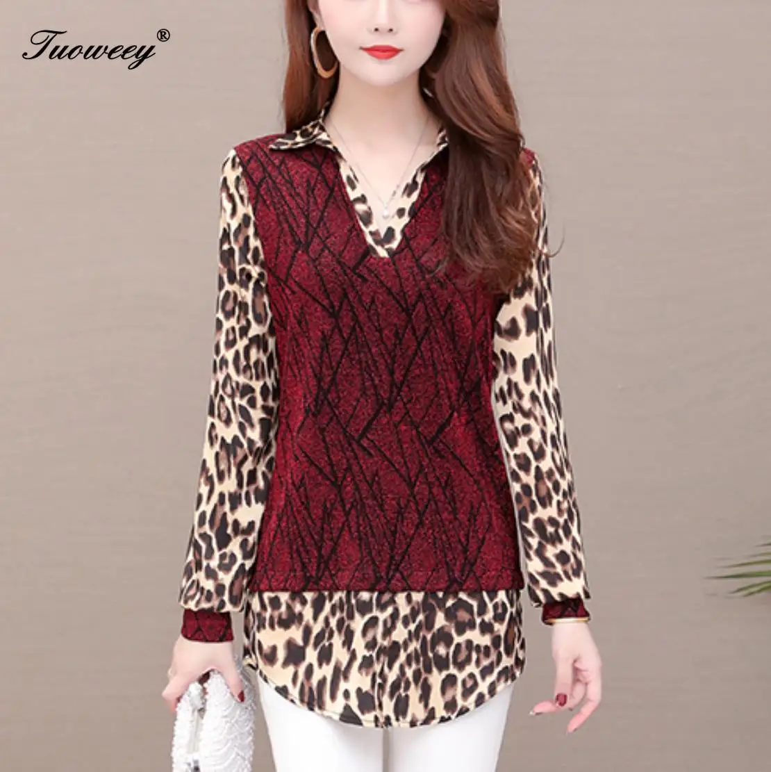 5XL Casual leopard patchwork red fashion woman blouses 2020 long sleeve blouse women tops and blouses blusa feminina shirt
5XL Casual leopard patchwork red fashion woman blouses 2020 long sleeve blouse women tops and blouses blusa feminina shirt