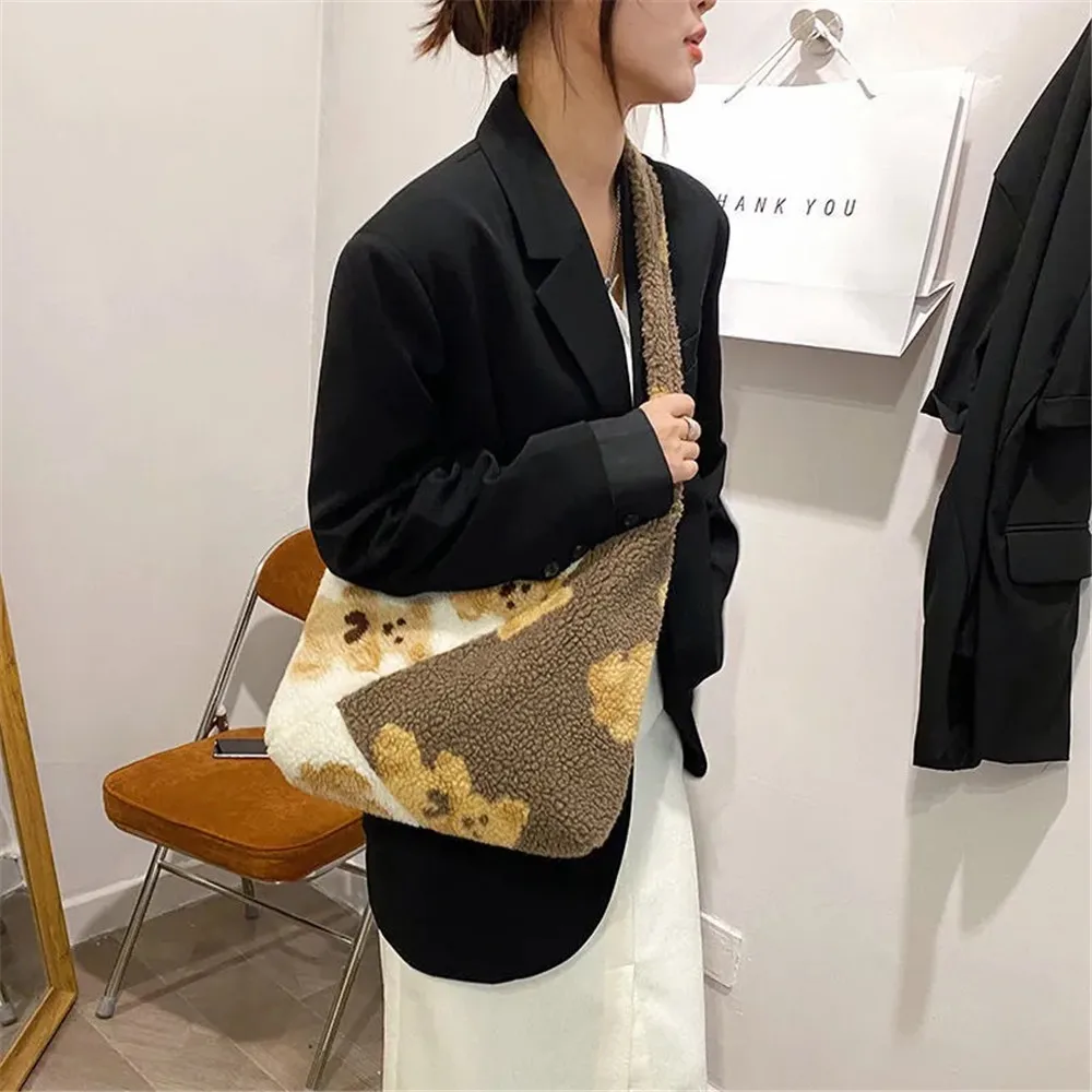 2022 Women Bag Autumn Plush Bear Cute Printed Shoulder Bag Japanese Storage Bag Ins Large Capacity Student Big Shopping Bag
2022 Women Bag Autumn Plush Bear Cute Printed Shoulder Bag Japanese Storage Bag Ins Large Capacity Student Big Shopping Bag