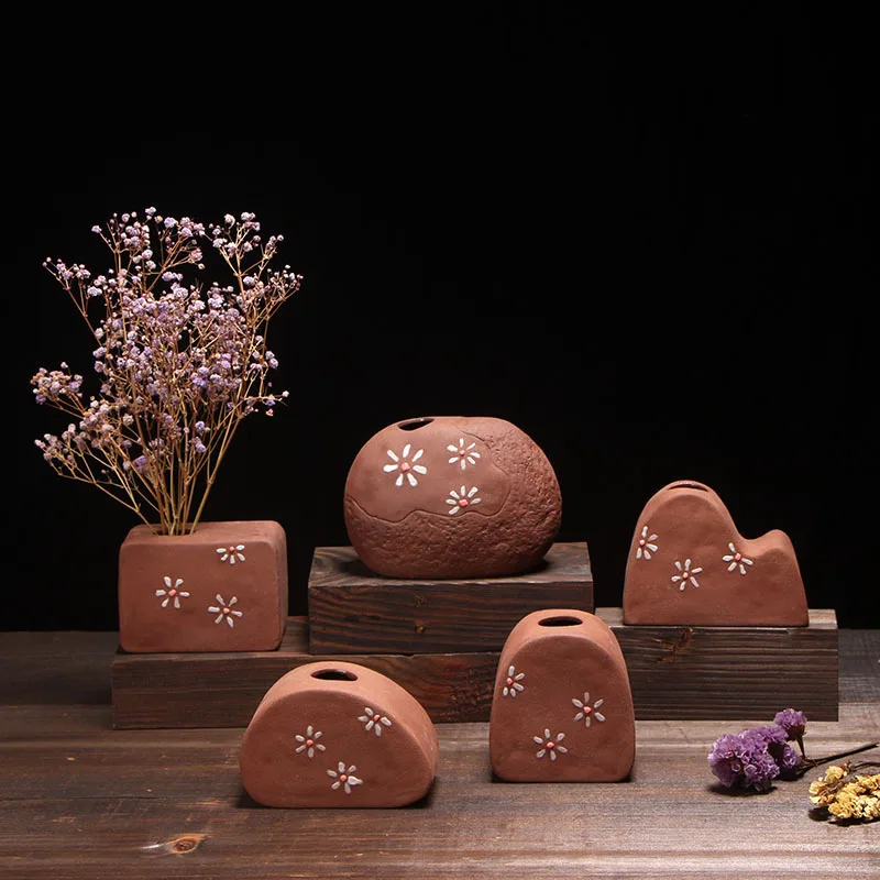 Japanese style hand-painted plum blossom Coarse pottery vase decoration European retro home Coarse pottery crafts decoration
Japanese style hand-painted plum blossom Coarse pottery vase decoration European retro home Coarse pottery crafts decoration