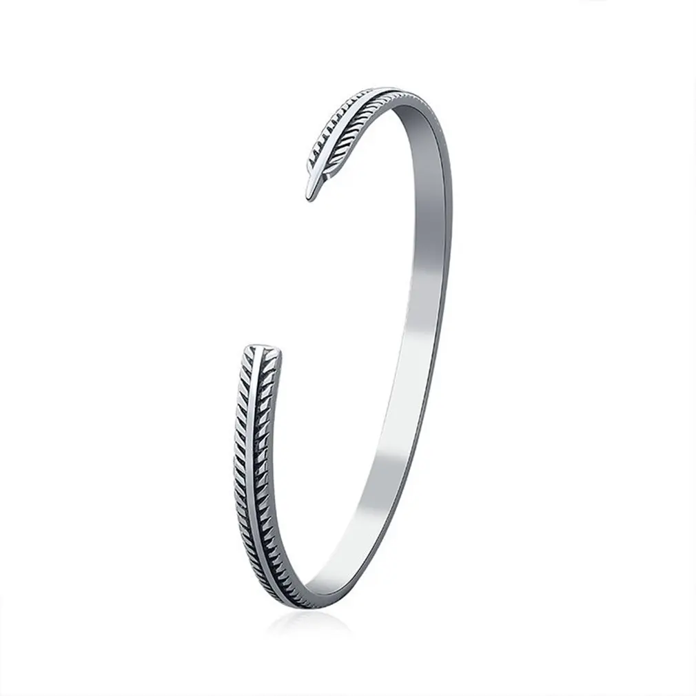 Retro Ethnic Style Silver Leaf Bracelet Personalized Bracelet For Men And Women Creative Valentine's Day Gift Souvenirs
Retro Ethnic Style Silver Leaf Bracelet Personalized Bracelet For Men And Women Creative Valentine's Day Gift Souvenirs