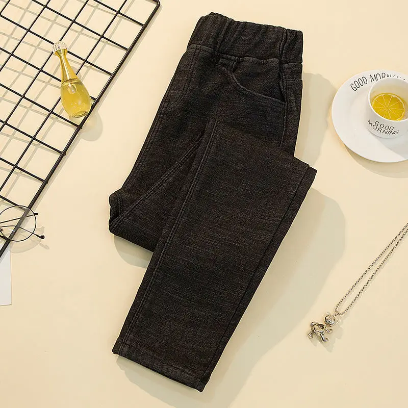 Women Winter High Waist Warm Slim Jeans Female Thicken Plus Velvet Elastic Pencil Trousers Women Stretch Fleece Denim Pants K88
Women Winter High Waist Warm Slim Jeans Female Thicken Plus Velvet Elastic Pencil Trousers Women Stretch Fleece Denim Pants K88