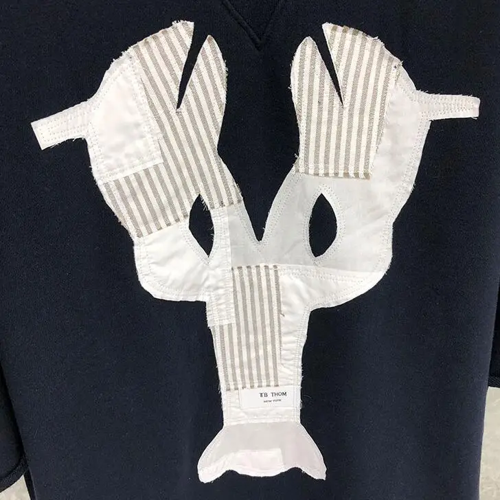 2021 Fashion TB THOM Brand T-Shirt Men Patch Hole Loose Men's Clothing Hip Hop Bat Half Sleeve Summer O-neck Cotton Shirts
2021 Fashion TB THOM Brand T-Shirt Men Patch Hole Loose Men's Clothing Hip Hop Bat Half Sleeve Summer O-neck Cotton Shirts