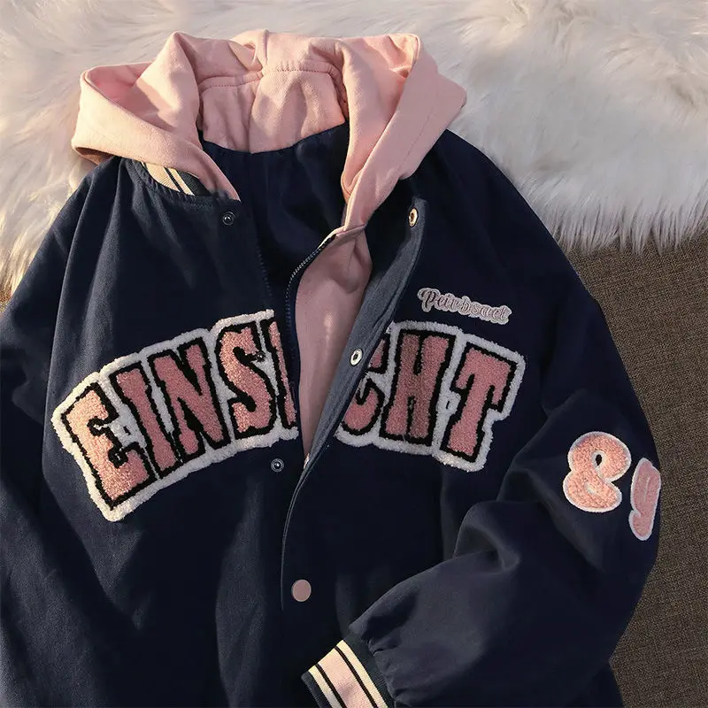 2021 New Trendy Fashion Letter Printing Baseball Couple retro letter embroidery fake new sweet cool couple jacket jacket female 
2021 New Trendy Fashion Letter Printing Baseball Couple retro letter embroidery fake new sweet cool couple jacket jacket female