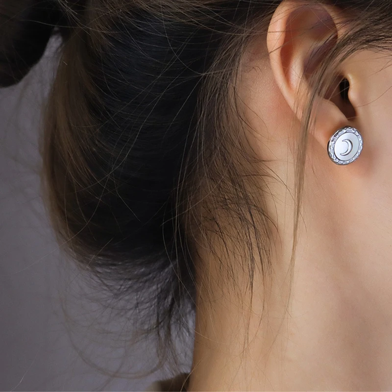 Luxury Designs Small Moon Stud Earrings With White Shell Fashion Jewelry For Women Trendy Stainless Steel Men Eardrop Brincos
Luxury Designs Small Moon Stud Earrings With White Shell Fashion Jewelry For Women Trendy Stainless Steel Men Eardrop Brincos