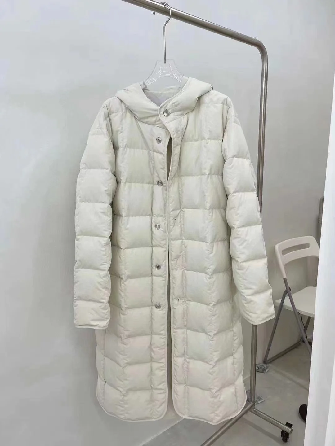 New autumn and winter hooded check down jacket 
New autumn and winter hooded check down jacket