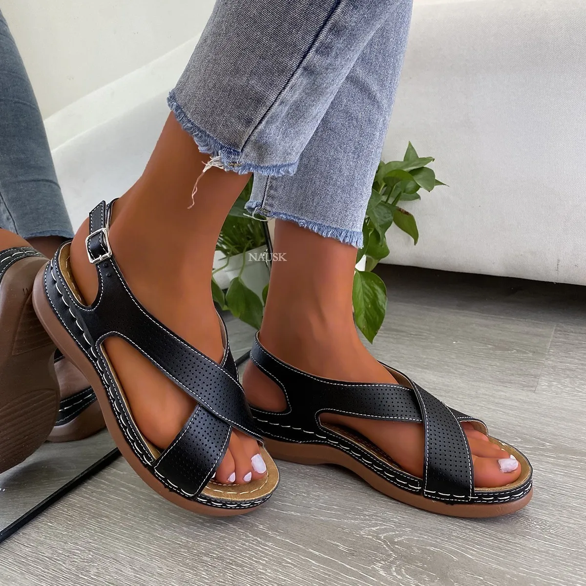 2021 Women Sandals Breathable Comfort Shopping Ladies Walking Shoes Wedge Heels Summer Platform Sandal Shoes Mujer Plus Size 43
2021 Women Sandals Breathable Comfort Shopping Ladies Walking Shoes Wedge Heels Summer Platform Sandal Shoes Mujer Plus Size 43