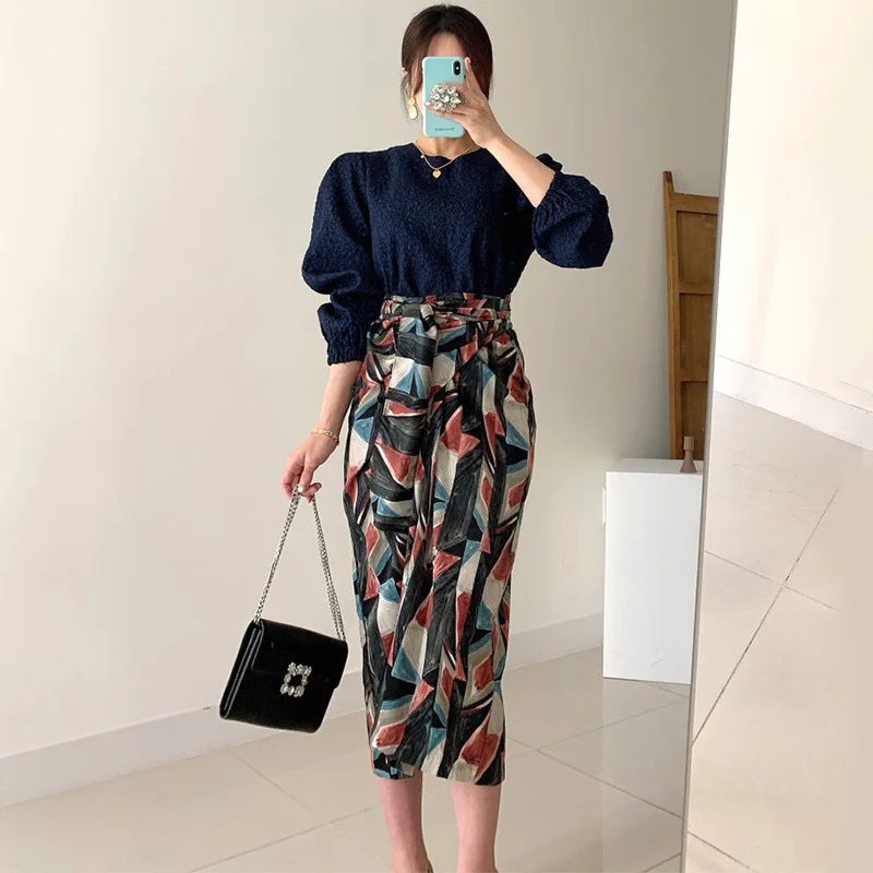 Women's Tops Skirts Matching Sets Solid O-Neck Puff Sleeves Pullover Tops Vintage Printed Lace Up Mid-Calf Pencil Skirts
Women's Tops Skirts Matching Sets Solid O-Neck Puff Sleeves Pullover Tops Vintage Printed Lace Up Mid-Calf Pencil Skirts