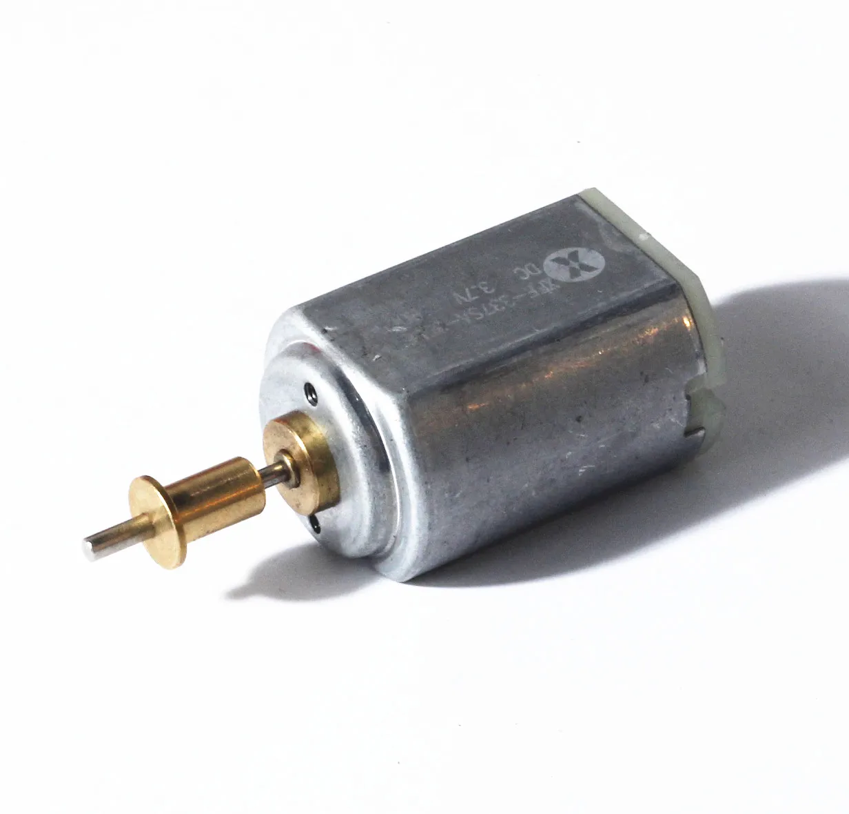 2-9V DC motor FF-390 PA, hair clipper drive motor, hair cut push motor 1500-8000RPM XFF-337SA
2-9V DC motor FF-390 PA, hair clipper drive motor, hair cut push motor 1500-8000RPM XFF-337SA