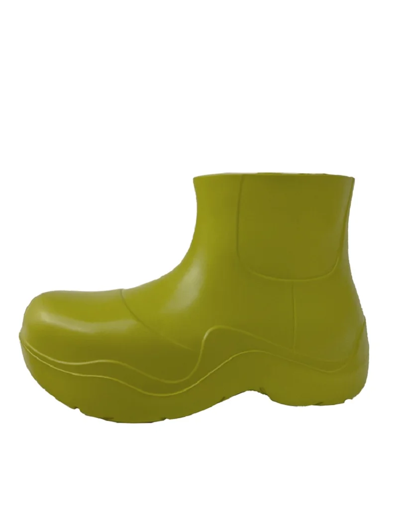 Summer Rain Boots Solid Color Simple Set Feet Short Tube Fashion Heighten Temperament Ladies Chelsea Boots Martin Boots.
Summer Rain Boots Solid Color Simple Set Feet Short Tube Fashion Heighten Temperament Ladies Chelsea Boots Martin Boots.