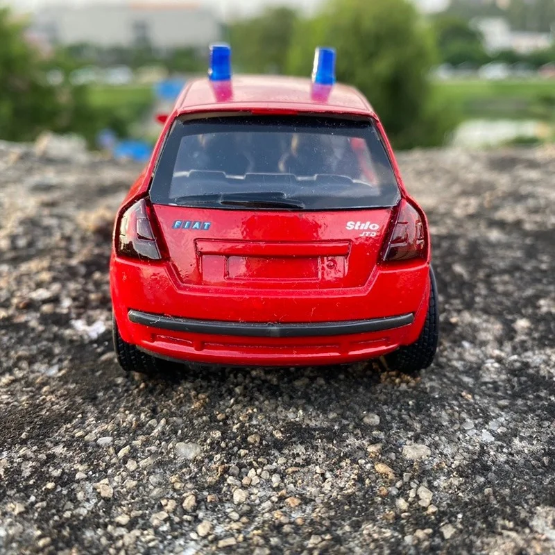 Модель автомобиля Fiat Stilo из металлического сплава модель игрушечного детские