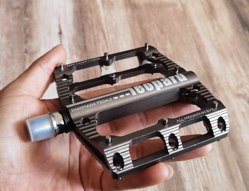 Ultralight bicycle Pedal DU Bearings MTB Cycling Mountain Bicycle Alloy Pedals Road Bike Anti-slip Cycling Bicycle Accessories
Ultralight bicycle Pedal DU Bearings MTB Cycling Mountain Bicycle Alloy Pedals Road Bike Anti-slip Cycling Bicycle Accessories
