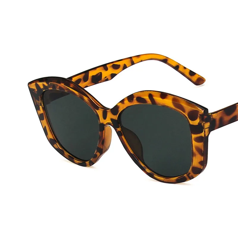 2022 PC Frame Women Sunglasses Casual Oversized Eyewear Female Curved Plastic Legs Sun Shades Glasses Ladies
2022 PC Frame Women Sunglasses Casual Oversized Eyewear Female Curved Plastic Legs Sun Shades Glasses Ladies