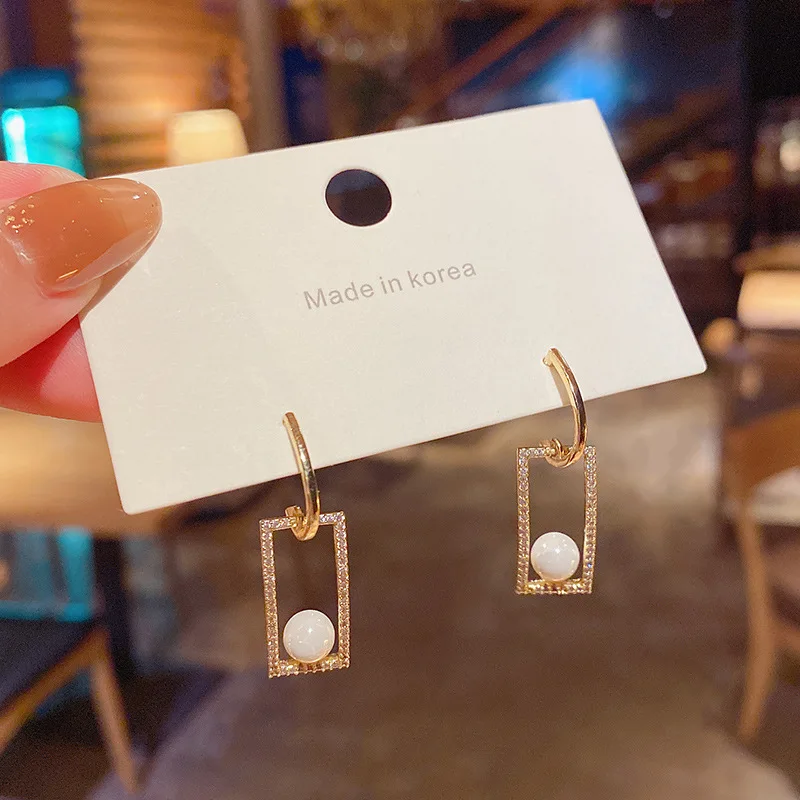 Wholesale Geometric Pearl Earrings Women's Stone Stud Earrings 925 Silvers Needle Ear Jewelry Dropshipping
Wholesale Geometric Pearl Earrings Women's Stone Stud Earrings 925 Silvers Needle Ear Jewelry Dropshipping
