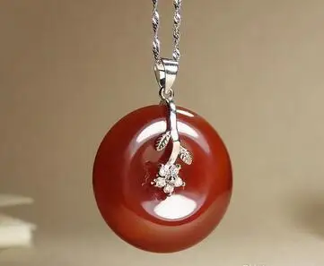 Natural ice seed chalcedony A goods red 925 silver inlaid safety buckle pendant pendant accessories gift comes with female model
Natural ice seed chalcedony A goods red 925 silver inlaid safety buckle pendant pendant accessories gift comes with female model