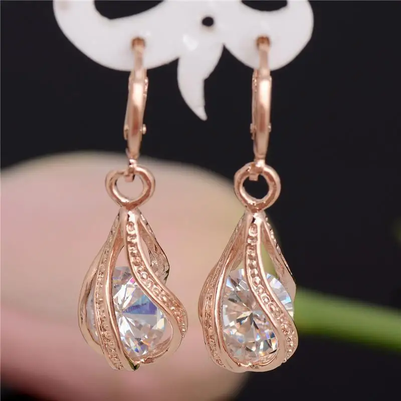 Women's earrings korean style fashion aesthetic electroplate earrings Cute Bling Zircon Stone Stud Earrings Statement Earrings
Women's earrings korean style fashion aesthetic electroplate earrings Cute Bling Zircon Stone Stud Earrings Statement Earrings
