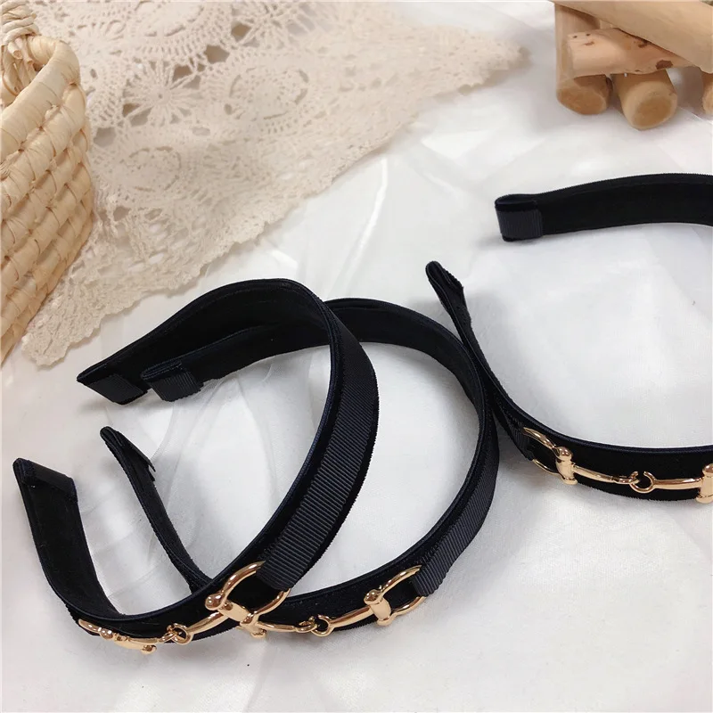 Fashion Exquisite metal buckle Hair Hoop Headband Hairband for Women Girls Shining Hair Band Hair Accessories 2018 New
Fashion Exquisite metal buckle Hair Hoop Headband Hairband for Women Girls Shining Hair Band Hair Accessories 2018 New