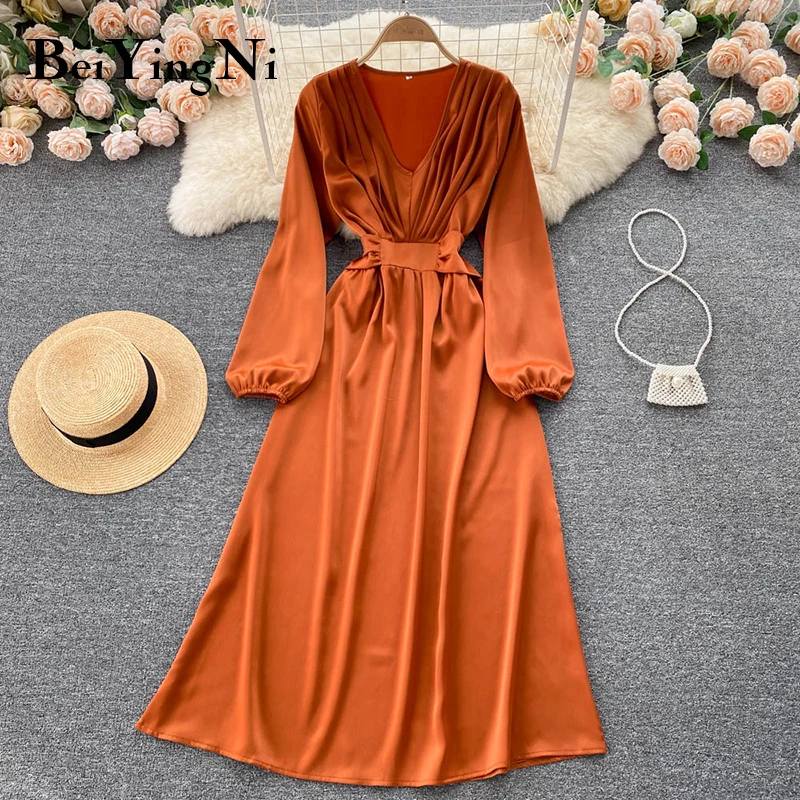 Beiyingni Spring Autumn Long Sleeve Vestidos Female Solid Color Ruched Vintage Midi Black Dress Women V-neck Elegant Dresses
Beiyingni Spring Autumn Long Sleeve Vestidos Female Solid Color Ruched Vintage Midi Black Dress Women V-neck Elegant Dresses