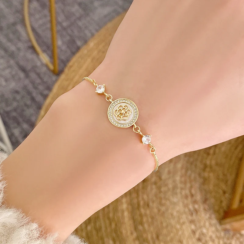 Ins Hot Sale Flower Pattern Bracelet for Women High Quality 14k Real Gold Zircon Brasselet Female Bracelet Pendant Jewelry Gifts
Ins Hot Sale Flower Pattern Bracelet for Women High Quality 14k Real Gold Zircon Brasselet Female Bracelet Pendant Jewelry Gifts