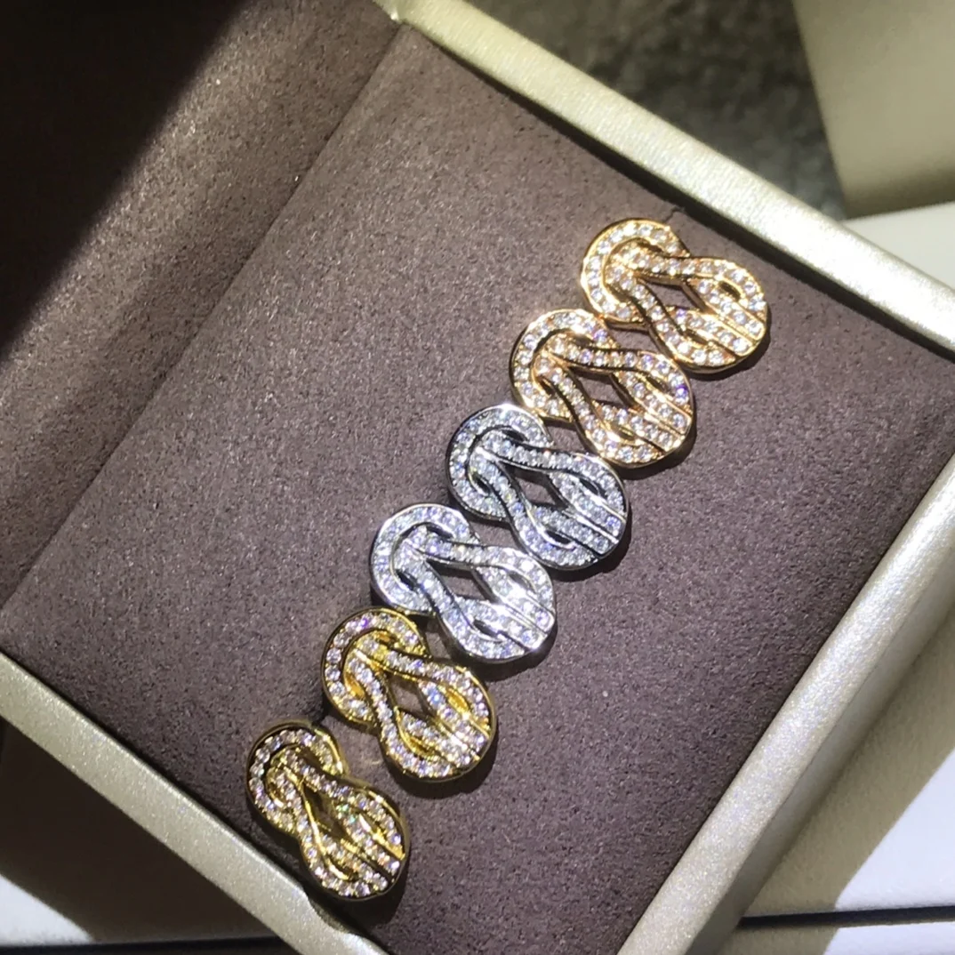 2021 new sky star 8-shaped Earrings high quality men's and women's couple earrings with original logo 
2021 new sky star 8-shaped Earrings high quality men's and women's couple earrings with original logo