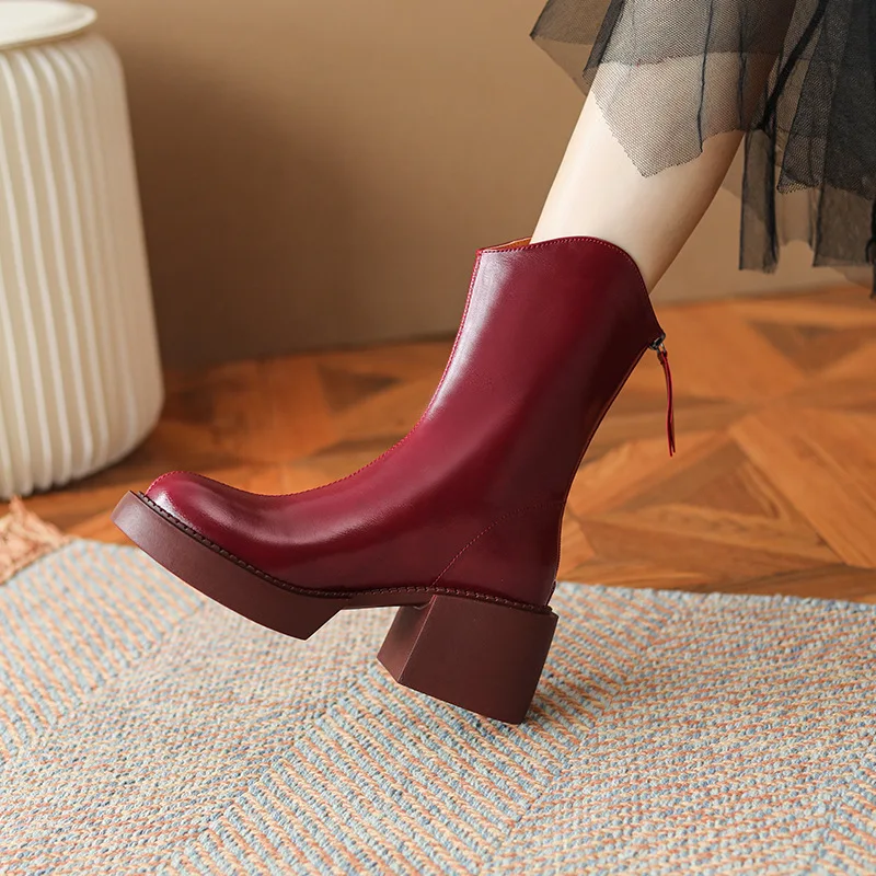 Удобные ботинки мартинсы из мягкой кожи на платформе с квадратным носком, Зимние новые массивные ботинки, новый стиль, однотонные, повседне... 
Удобные ботинки мартинсы из мягкой кожи на платформе с квадратным носком, Зимние новые массивные ботинки, новый стиль, однотонные, повседне...