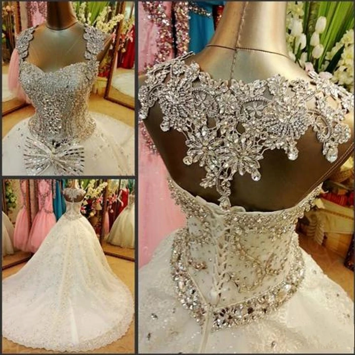 Amazing 2023 Luxury Crystal Wedding Dress Sweetheart White Princess Tulle Appliques Detachable Bow Beads Lace-up Bridal Gowns
Amazing 2023 Luxury Crystal Wedding Dress Sweetheart White Princess Tulle Appliques Detachable Bow Beads Lace-up Bridal Gowns