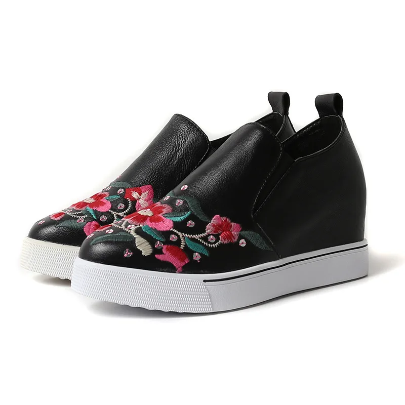 Embroidered Flower Elevator Semi-High Heeled Sports and Leisure Platform Non-Slip Loafers Leather Pigskin Shoes Women
Embroidered Flower Elevator Semi-High Heeled Sports and Leisure Platform Non-Slip Loafers Leather Pigskin Shoes Women