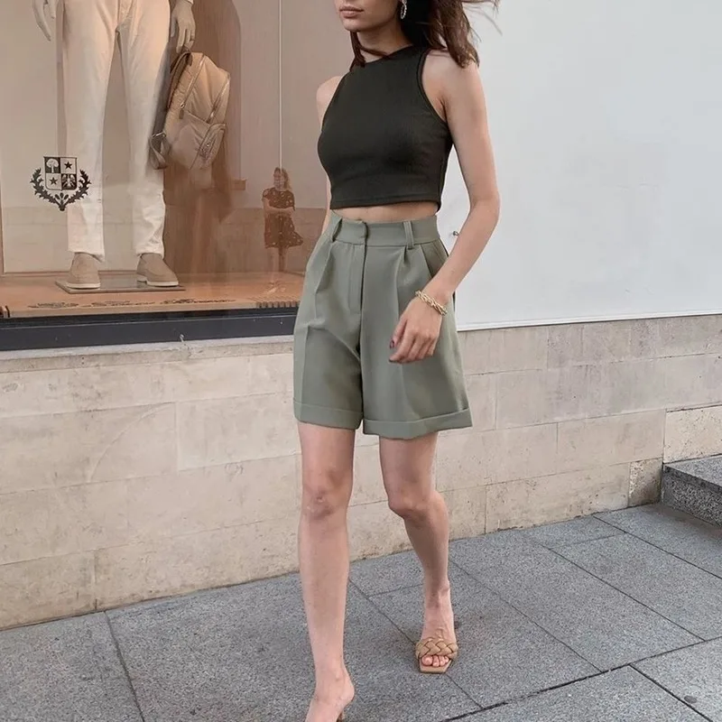 2021 Solid Color Fashion Casual jeans Shorts New Wide-leg Loose Women's Trousers Material Flanging with Pockets Zipper Buttons 
2021 Solid Color Fashion Casual jeans Shorts New Wide-leg Loose Women's Trousers Material Flanging with Pockets Zipper Buttons