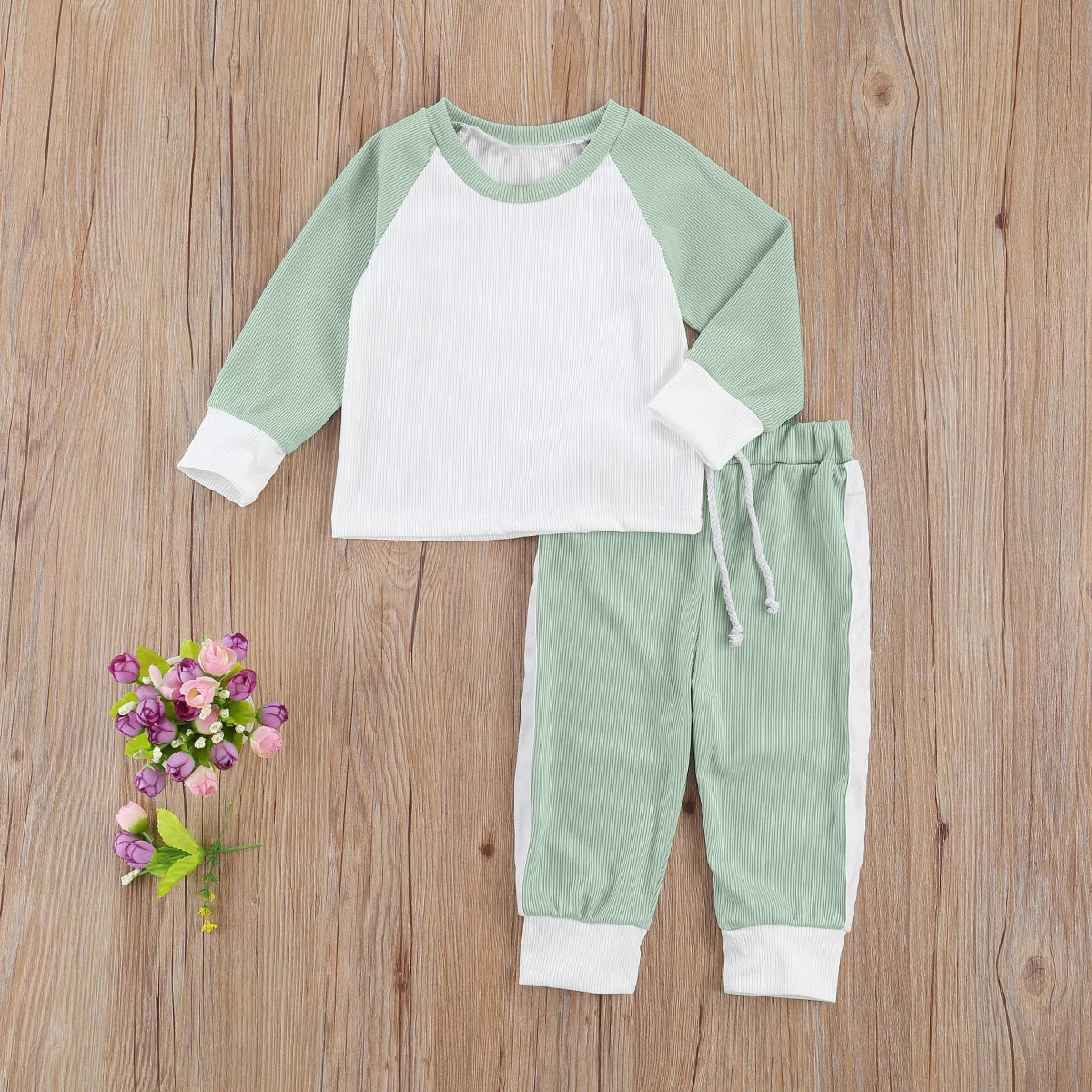 Childrens 2pcs Fashion Suit Personality Color Contrast Stitching Round Neck T-shirt and Elastic Long Pants Autumn Clothes 0-3y
Childrens 2pcs Fashion Suit Personality Color Contrast Stitching Round Neck T-shirt and Elastic Long Pants Autumn Clothes 0-3y
