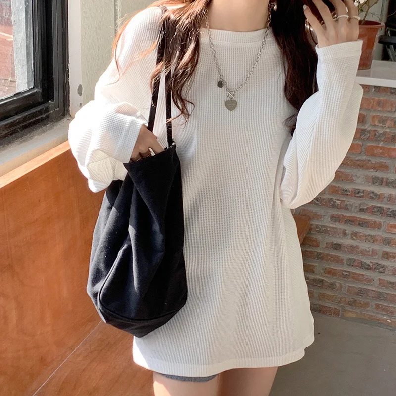 2021 Long Sleeve Shirt Women New Korean Style Design Sense Slit Loose Waffle Pullover Round Neck Solid Color Casual Slimming Top
2021 Long Sleeve Shirt Women New Korean Style Design Sense Slit Loose Waffle Pullover Round Neck Solid Color Casual Slimming Top