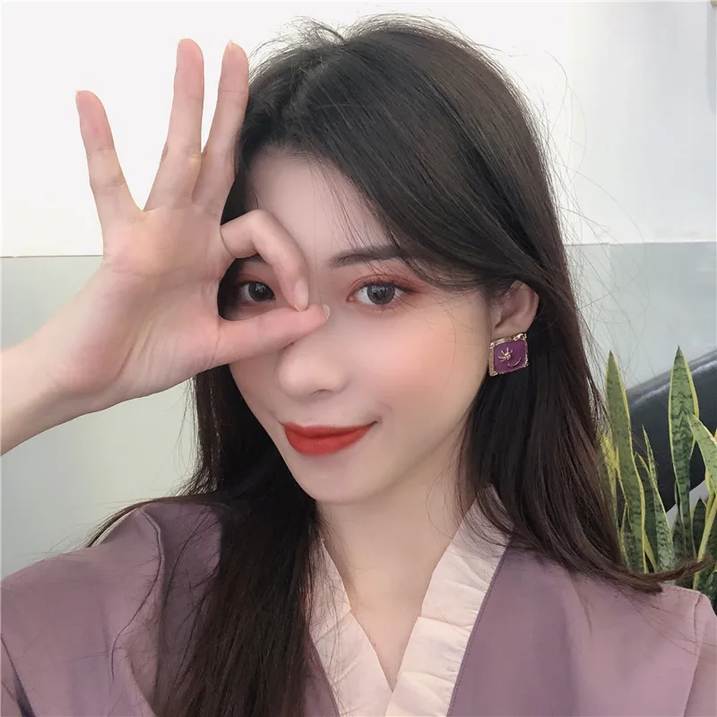 2020 New Korean Vintage Earrings For Women Star And Moon Geometric Square Simple Earrings Cute Girl Fashion Jewelry
2020 New Korean Vintage Earrings For Women Star And Moon Geometric Square Simple Earrings Cute Girl Fashion Jewelry