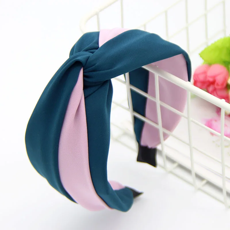 Korean version cross knot Satin hair band new fashion fabric wide edge headband creative versatile hair accessories
Korean version cross knot Satin hair band new fashion fabric wide edge headband creative versatile hair accessories