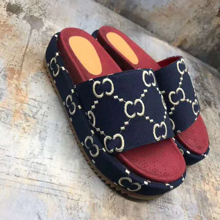 Women's Luxury GD Slippers Summer Ladies Sandals Casual Sandals Outdoor Slippers Women Word Slippers Size 35-44 Women Shoes
Women's Luxury GD Slippers Summer Ladies Sandals Casual Sandals Outdoor Slippers Women Word Slippers Size 35-44 Women Shoes