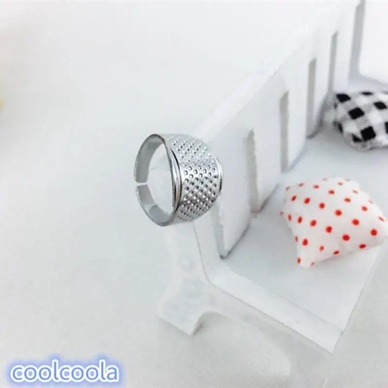 1PCS Finger Protector Antique Thimble Ring Handworking Needle Thimble Needles Craft Household DIY Sewing Tools Accessories
1PCS Finger Protector Antique Thimble Ring Handworking Needle Thimble Needles Craft Household DIY Sewing Tools Accessories
