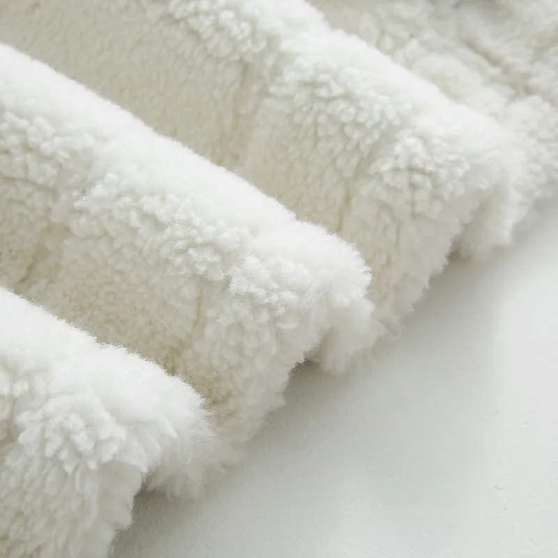 Flight Jacket Wool Leather and Fur in One Chenille Coat Female Short Leather Fur Coat
Flight Jacket Wool Leather and Fur in One Chenille Coat Female Short Leather Fur Coat