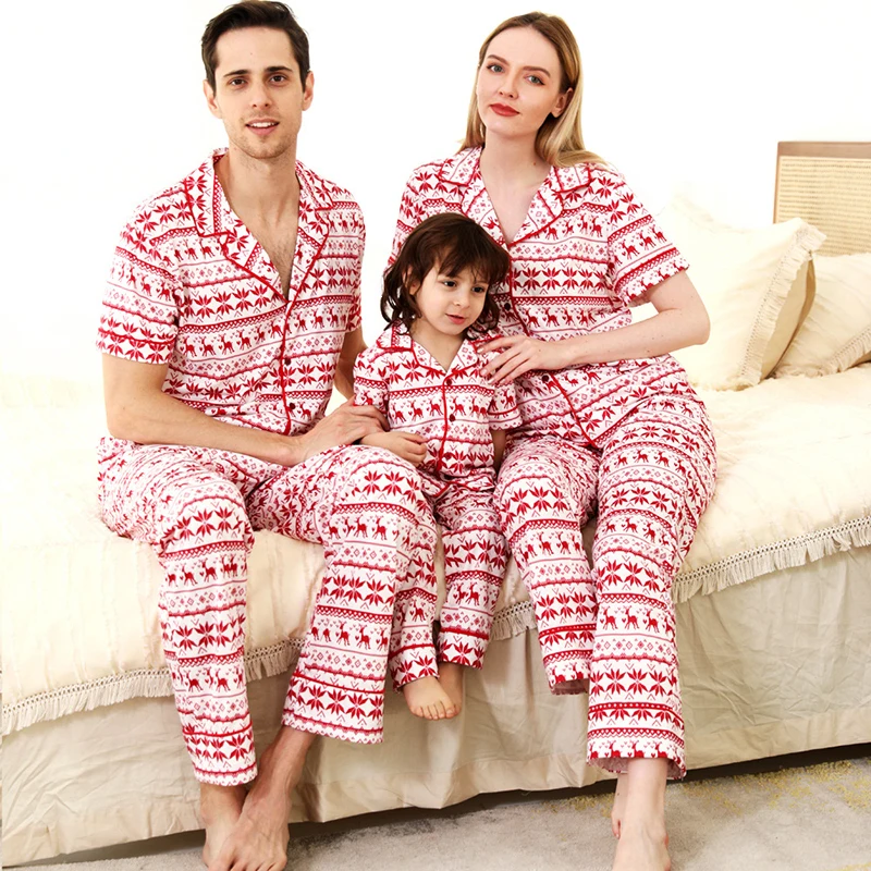 New Christmas Pajamas Family Look Matching Outfits Sets Couples Matching Fathers Day Gifts Mother Kids Clothes For Girls Boys 
New Christmas Pajamas Family Look Matching Outfits Sets Couples Matching Fathers Day Gifts Mother Kids Clothes For Girls Boys