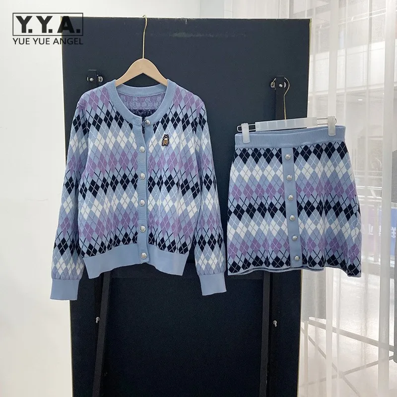 Fashion Women Diamond Lattice Sweater Cardigan Top A Line Knitted Skirt Matching Set Outfit Casual Office Ladies Two Piece Sets
Fashion Women Diamond Lattice Sweater Cardigan Top A Line Knitted Skirt Matching Set Outfit Casual Office Ladies Two Piece Sets