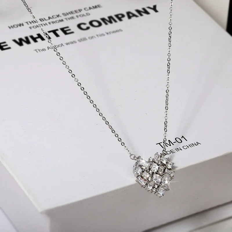 Romantic 925 Sterling Silver Wedding Engagement Heart Pendants Necklaces for Brides Jewelry Shiny Zircon Clavicle Chain
Romantic 925 Sterling Silver Wedding Engagement Heart Pendants Necklaces for Brides Jewelry Shiny Zircon Clavicle Chain