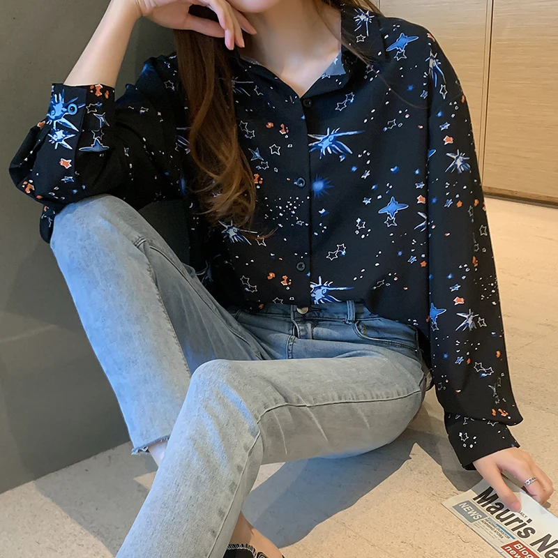 2021 Fall Tops Mujer POLO Collar Starry Sky Print Long Sleeve Shirt Ladies Single Breasted Black Blouse for Women Freeshipping
2021 Fall Tops Mujer POLO Collar Starry Sky Print Long Sleeve Shirt Ladies Single Breasted Black Blouse for Women Freeshipping