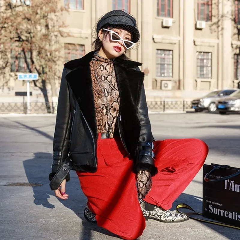 Winter fashion women's hot wool shirt short motorcycle cross-country clothing close to the body leather leather coat windscreen
Winter fashion women's hot wool shirt short motorcycle cross-country clothing close to the body leather leather coat windscreen