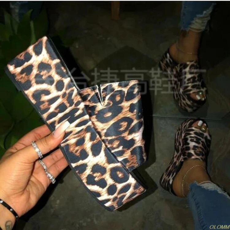 outdoor beach flip flop MS summer new 2020 women high-heeled flat non-slip beach slippers waterproof platform durable sandals
outdoor beach flip flop MS summer new 2020 women high-heeled flat non-slip beach slippers waterproof platform durable sandals