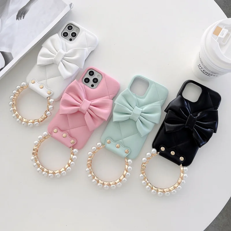 Fran-zz Cute leather bowknot phone case for iphone 13 12 Pro Max 11 can be equipped with pearl bracelet or diagonal chain
Fran-zz Cute leather bowknot phone case for iphone 13 12 Pro Max 11 can be equipped with pearl bracelet or diagonal chain