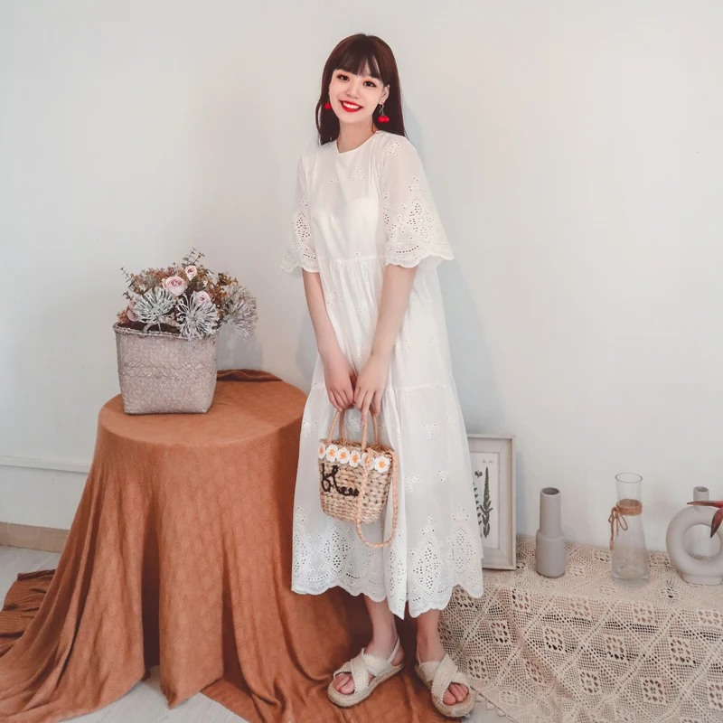 Women Midi Dresses Summer 2021 Newest O-Neck Middle Sleeve Loose Robe Femme Elegant Ethnic Floral Embroidery Arabian Clothes
Women Midi Dresses Summer 2021 Newest O-Neck Middle Sleeve Loose Robe Femme Elegant Ethnic Floral Embroidery Arabian Clothes