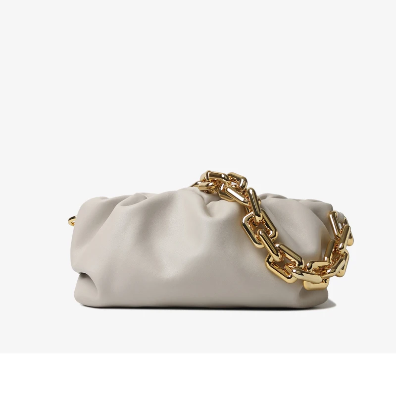 2021 spring and summer fashion big-name designer real leather hand-held thick chain cloud underarm bag star catwalk lady holding
2021 spring and summer fashion big-name designer real leather hand-held thick chain cloud underarm bag star catwalk lady holding