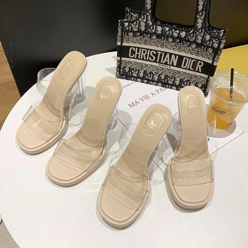 Fashion New PVC Transparent Slippers Open Toe Heel Women High Heel Crystal Women's Shoes Transparent Slippers Size 35-42
Fashion New PVC Transparent Slippers Open Toe Heel Women High Heel Crystal Women's Shoes Transparent Slippers Size 35-42