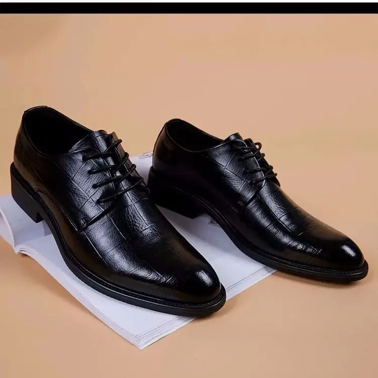 Black Men Suit Shoes Party Men's Dress Shoes Italian Leather Zapatos Hombre Formal Shoes Men Office Sapato Social Masculino
Black Men Suit Shoes Party Men's Dress Shoes Italian Leather Zapatos Hombre Formal Shoes Men Office Sapato Social Masculino