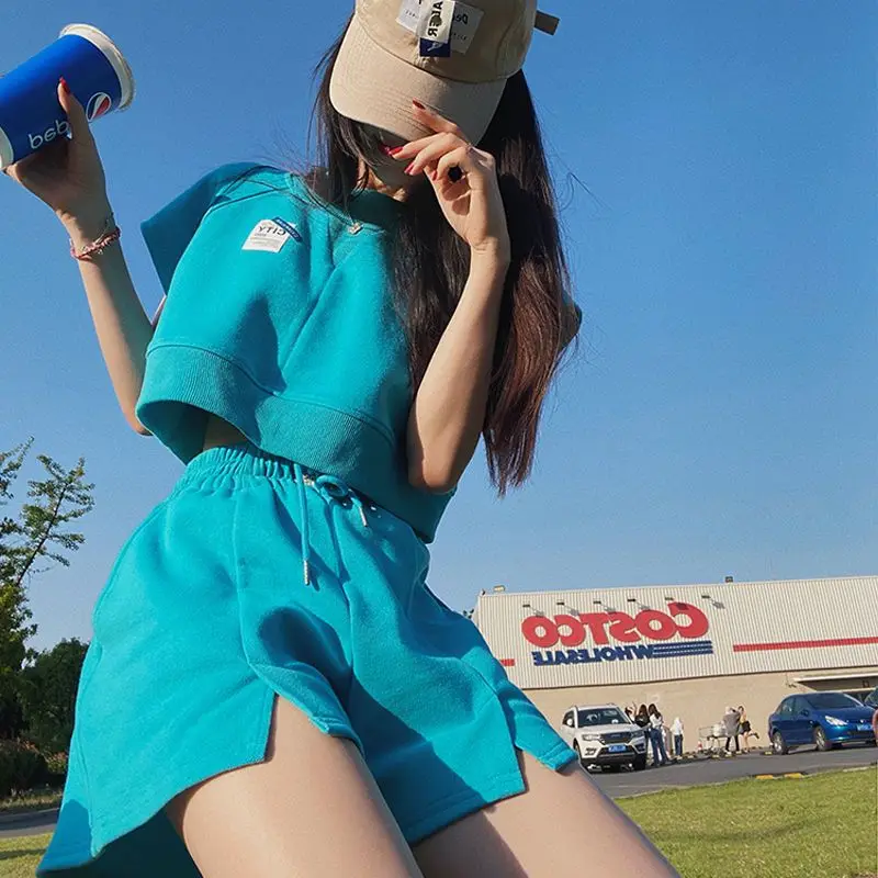 Summer Sports Suit For Women 2022 Summer New Grey Drawstring Wide-leg Shorts Loose O-neck Short-sleeved T-shirt Two-piece Suit 
Summer Sports Suit For Women 2022 Summer New Grey Drawstring Wide-leg Shorts Loose O-neck Short-sleeved T-shirt Two-piece Suit